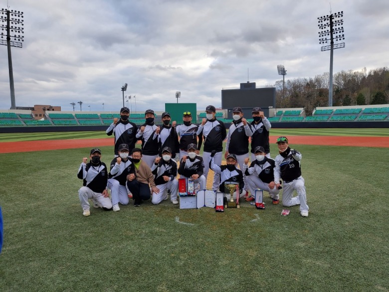 BandPhoto_2021_04_06_20_51_32.jpg