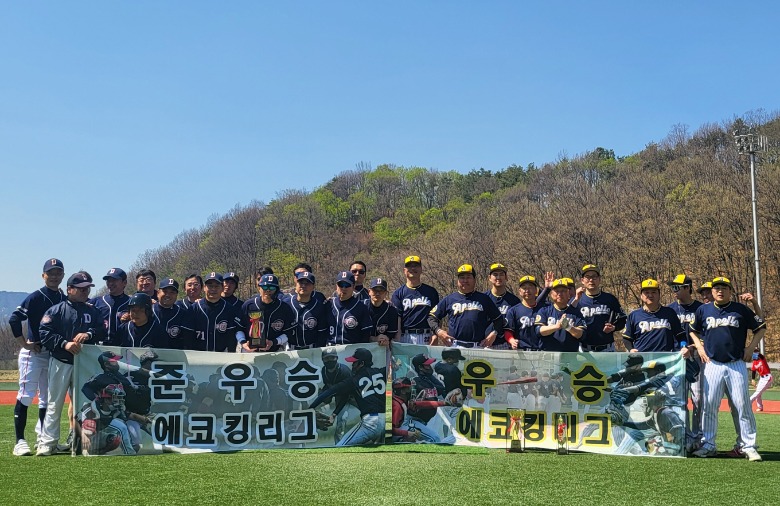 22시즌 일요루키A 우승&준우승팀1.jpg